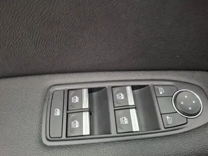 Photo 35 Renault Captur  TCe 90