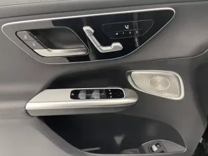 Photo 27 Mercedes GLC  300 e Hybrid EQ 4Matic