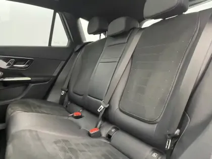 Photo 15 Mercedes GLC  300 e Hybrid EQ 4Matic