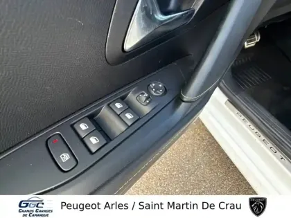 Photo 14 Peugeot 208  Hybrid 136 e-DCS6