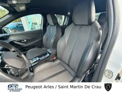 Photo 8 Peugeot 208  Hybrid 136 e-DCS6