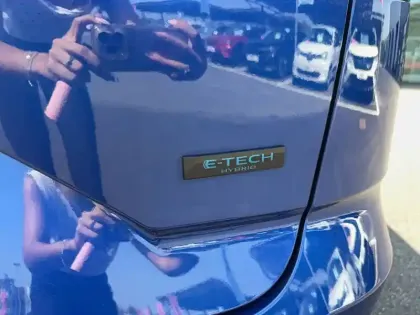 Photo 17 Renault Austral  E-Tech hybrid 200