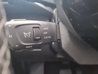 Photo 27 Peugeot 3008  Hybrid 225 e-EAT8