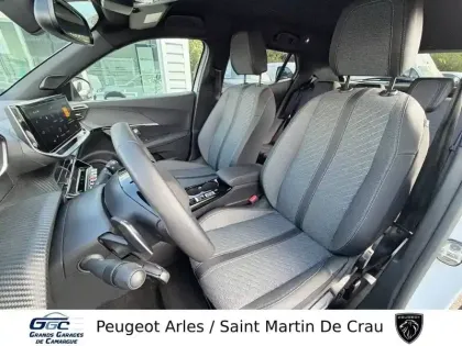 Photo 8 Peugeot 2008  Hybrid 136 e-DCS6