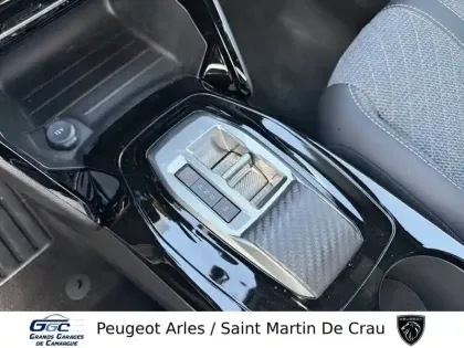 Photo 13 Peugeot 2008  Hybrid 136 e-DCS6