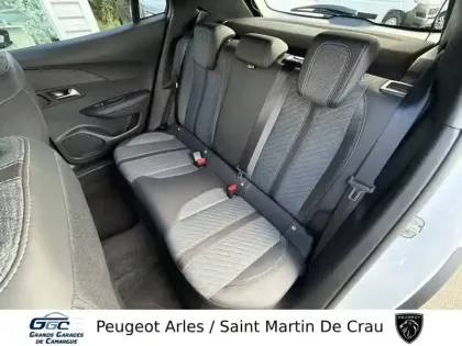 Photo 9 Peugeot 2008  Hybrid 136 e-DCS6