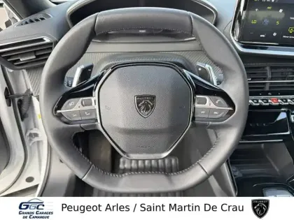 Photo 12 Peugeot 2008  Hybrid 136 e-DCS6