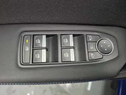 Photo 29 Renault Captur  E-Tech full hybrid 145 ch
