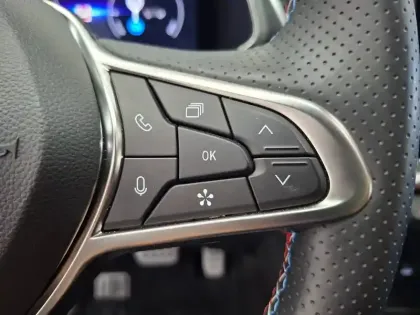 Photo 33 Renault Captur  E-Tech full hybrid 145 ch