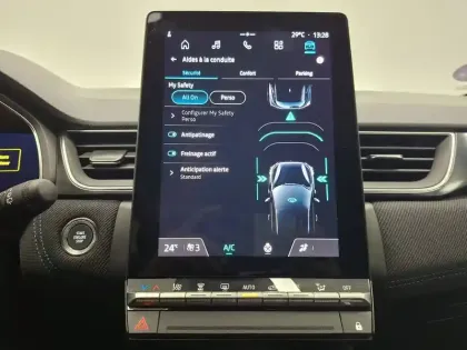 Photo 40 Renault Captur  E-Tech full hybrid 145 ch