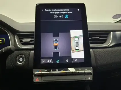 Photo 43 Renault Captur  E-Tech full hybrid 145 ch