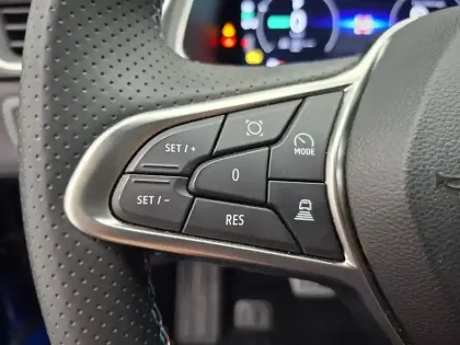 Photo 32 Renault Captur  E-Tech full hybrid 145 ch