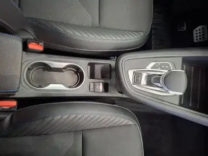 Photo 27 Renault Captur  E-Tech full hybrid 145 ch
