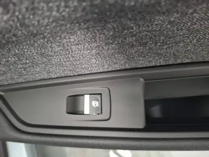Photo 16 Renault Espace  full hybrid E-Tech 200 ch 5pl