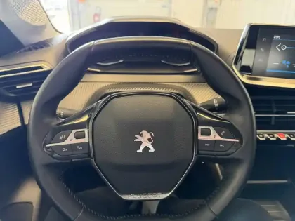 Photo 22 Peugeot 208  PureTech 100 S&S BVM6