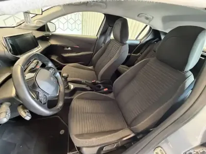 Photo 8 Peugeot 208  PureTech 100 S&S BVM6