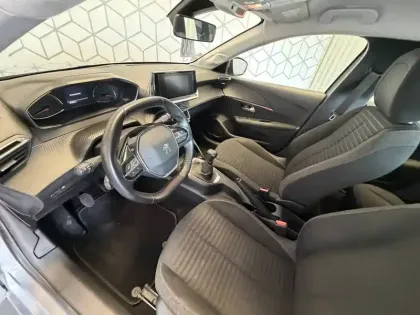 Photo 39 Peugeot 208  PureTech 100 S&S BVM6