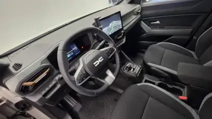 Photo 37 Dacia Duster  Hybrid 155