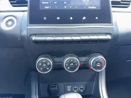Photo 34 Renault Captur  Blue dCi 115 EDC