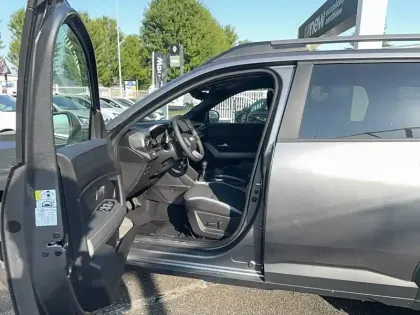 Photo 16 Dacia Bigster  Mild Hybrid 140