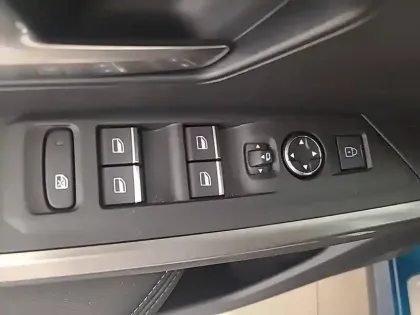 Photo 21 Peugeot 3008  Hybrid 145 e-DCS6