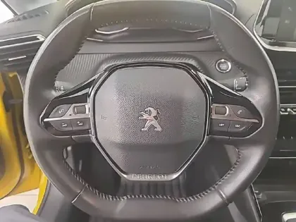 Photo 28 Peugeot 208  PureTech 100 S&S BVM6
