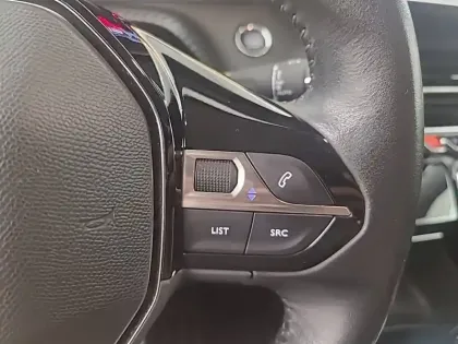 Photo 42 Peugeot 208  PureTech 100 S&S BVM6