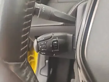 Photo 44 Peugeot 208  PureTech 100 S&S BVM6