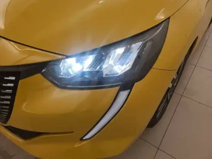 Photo 35 Peugeot 208  PureTech 100 S&S BVM6