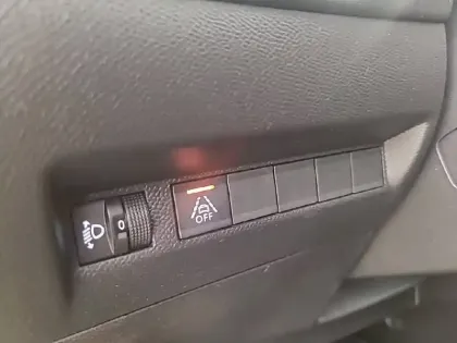 Photo 45 Peugeot 208  PureTech 100 S&S BVM6