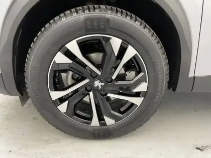 Photo 16 Peugeot 2008  PureTech 130 S&S EAT8
