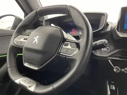 Photo 28 Peugeot 2008  PureTech 130 S&S EAT8