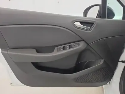 Photo 34 Renault Clio  SOCIETE BLUE DCI 100