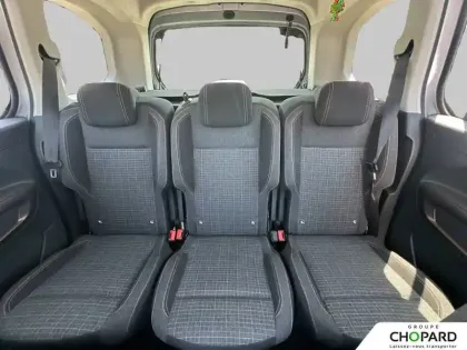Photo 18 Peugeot Rifter  Standard PureTech 130 S&S EAT8 5pl