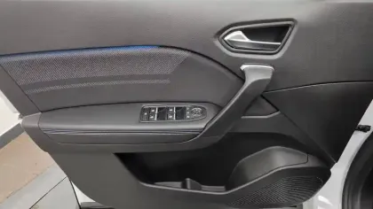 Photo 34 Renault Captur  E-Tech full hybrid 160 ch