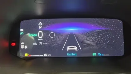 Photo 12 Renault Captur  E-Tech full hybrid 160 ch