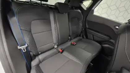 Photo 27 Renault Captur  E-Tech full hybrid 160 ch