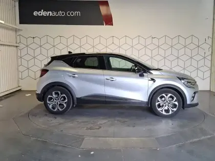 Photo 22 Renault Captur  E-Tech full hybrid 145