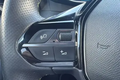 Photo 28 Peugeot 208  Electrique 50 kWh 136ch