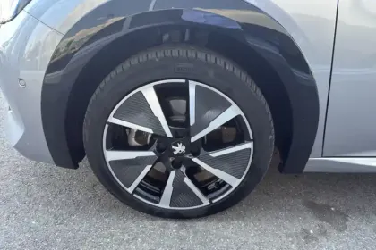Photo 8 Peugeot 208  Electrique 50 kWh 136ch