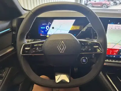 Photo 35 Renault Rafale  E-Tech full hybrid 200 ch