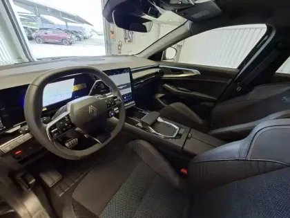Photo 9 Renault Rafale  E-Tech full hybrid 200 ch