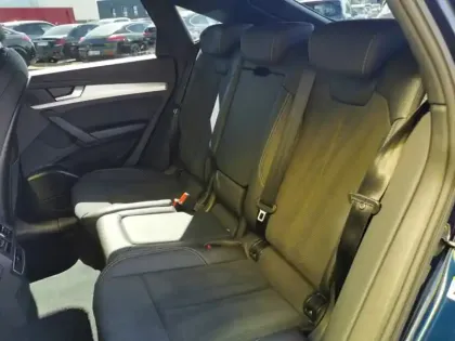 Photo 10 Audi Q5 40 TDI quattro S line 204 ch S