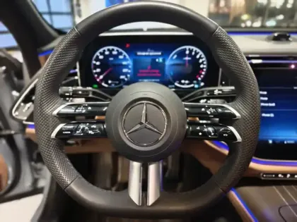 Photo 18 Mercedes Classe E  300 de Hybrid EQ AMG 