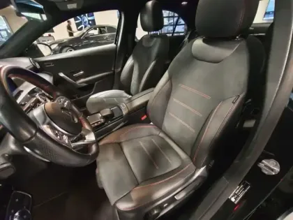 Photo 10 Mercedes Classe A 200 Berline AMG Line