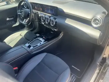 Photo 10 Mercedes Classe A 180 AMG Line