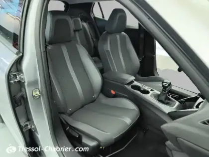 Photo 23 Peugeot 2008  PureTech 130 S&S BVM6 Allure