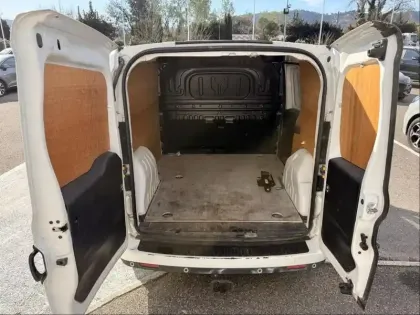 Photo 23 Fiat Doblo  Cargo 1.6 Multijet 105ch Pack Professional E6