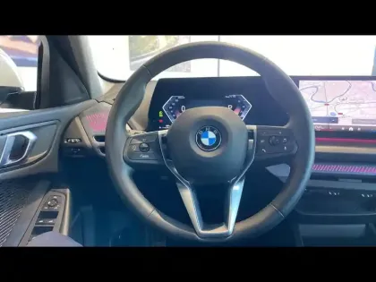 Photo 11 BMW Serie 1 Série 1 120A 170ch M Sport Design DKG7