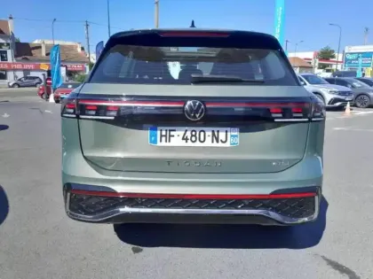 Photo 7 Volkswagen Tiguan  1.5 eTSI 150ch R-Line Edition DSG7